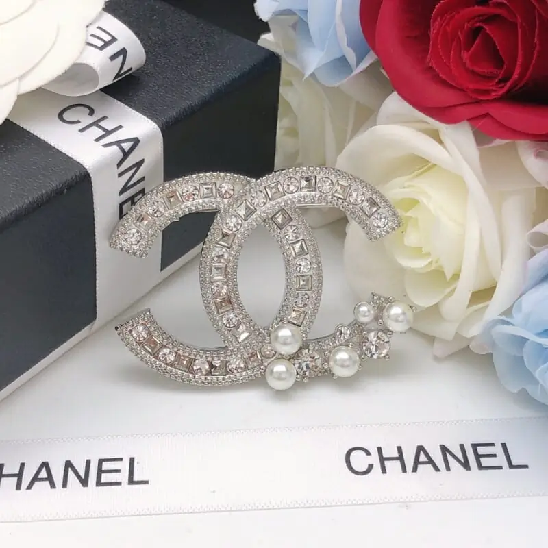 chanel brooches pour femme s_12057a13